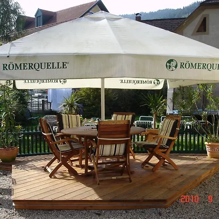 Hotel Zum Schiffmeister Wesenufer