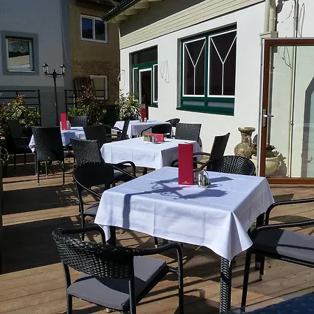 Hotel Zum Schiffmeister Wesenufer